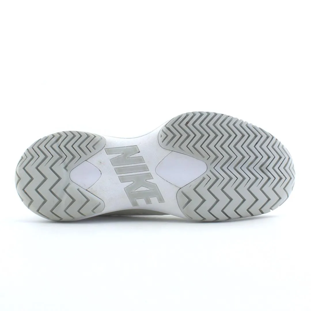NIKE  ZOOM CAGE 3