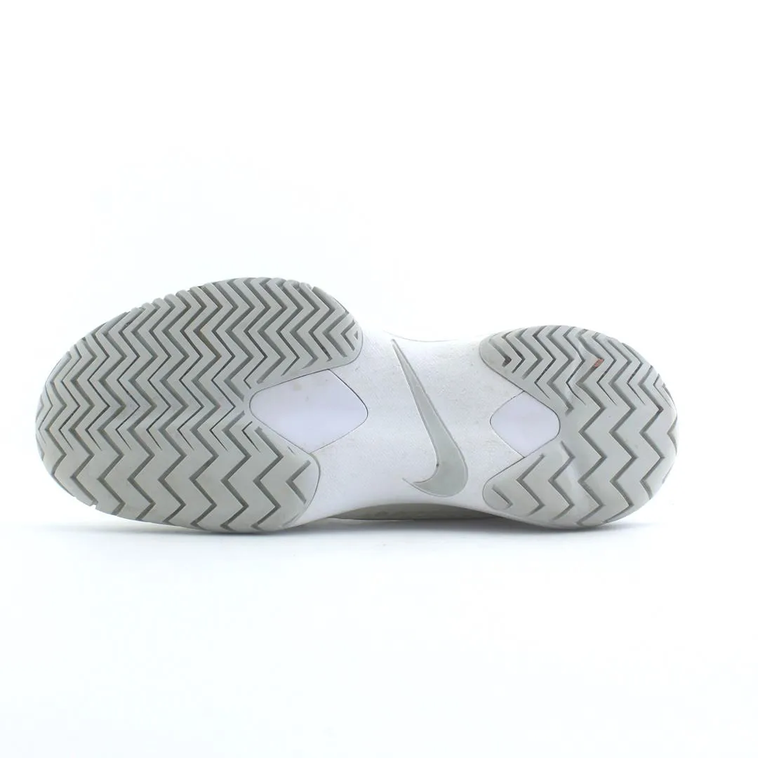 NIKE  ZOOM CAGE 3