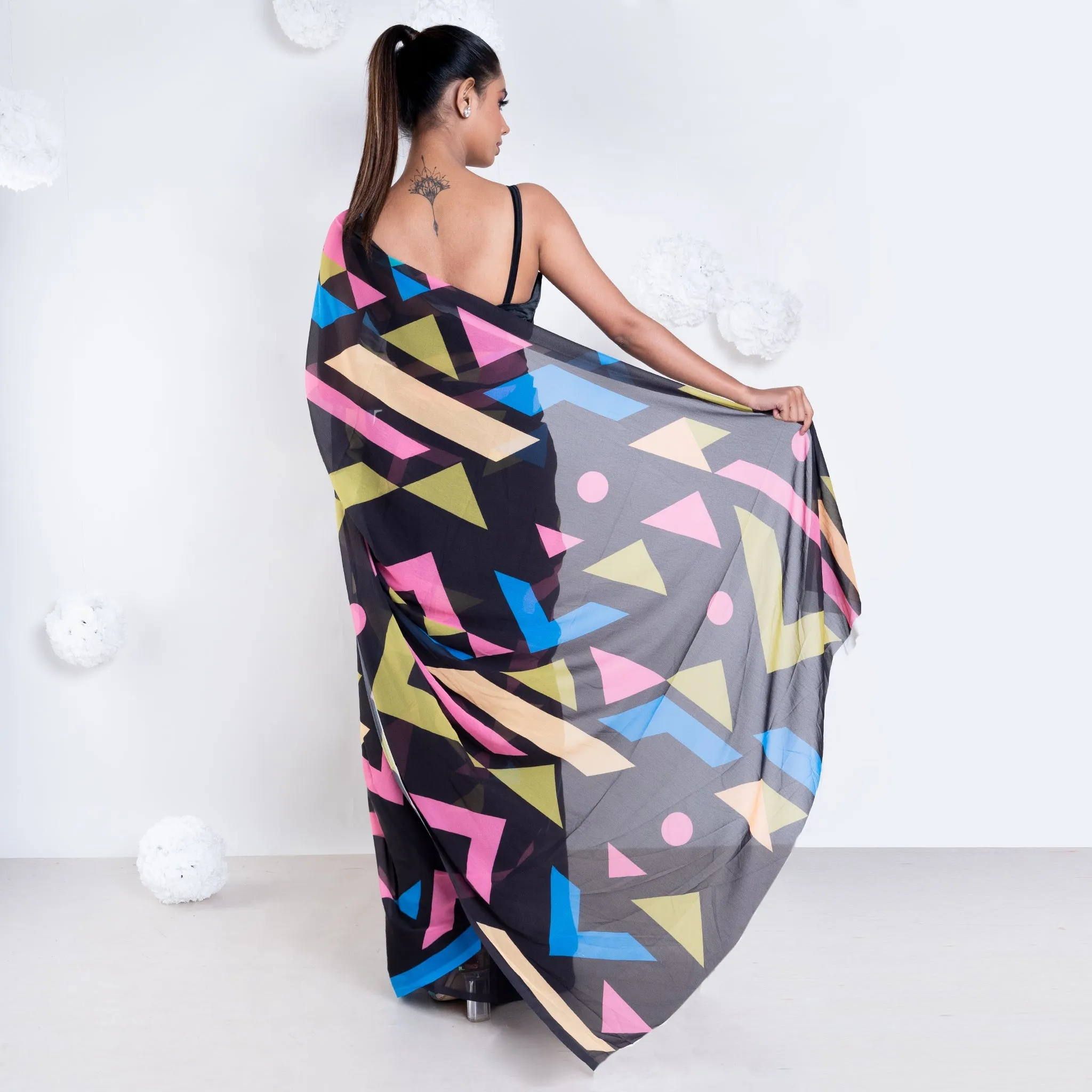 Women Juliet Georgette Digital Printed Saree In Black Color