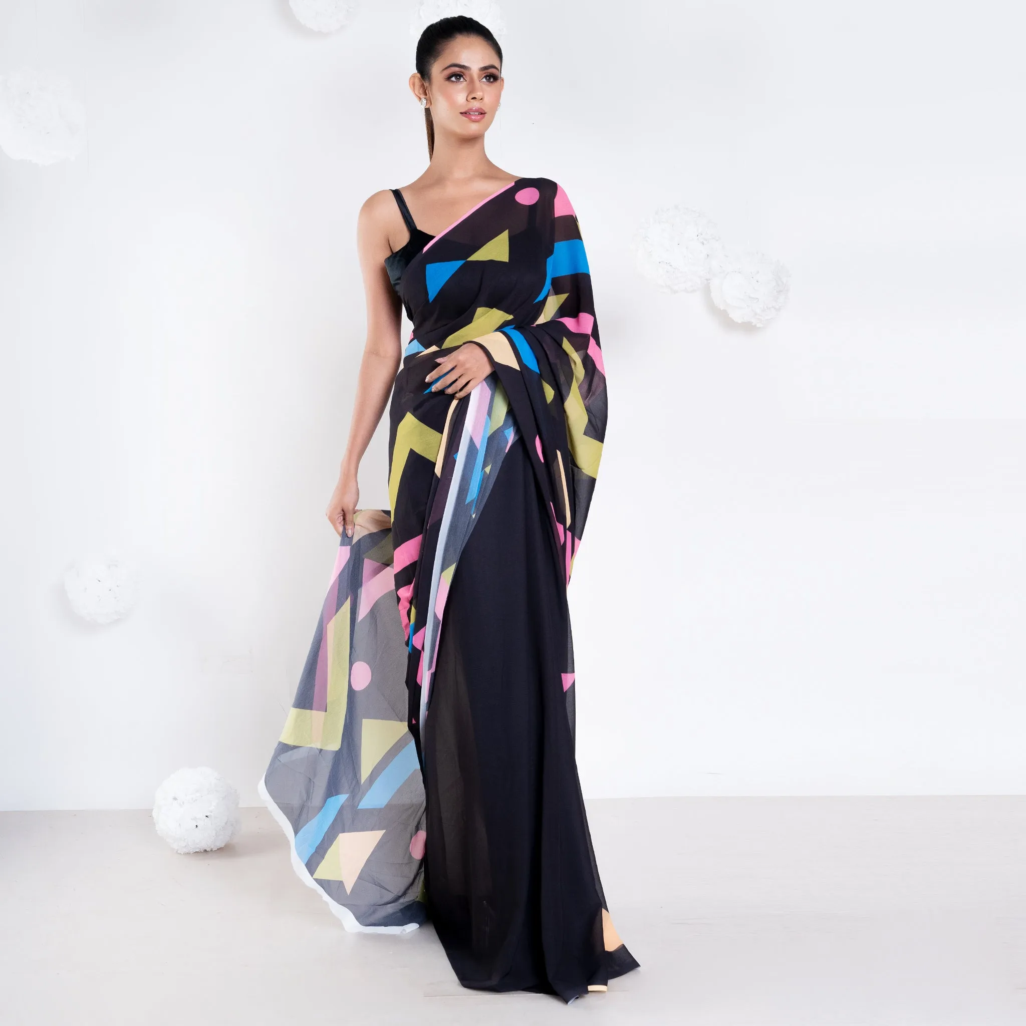 Women Juliet Georgette Digital Printed Saree In Black Color